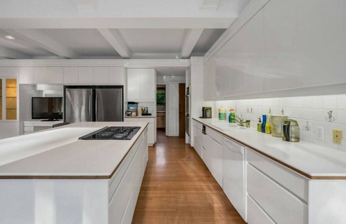 Oakridge House | 2 Bedrooms with Private Bathroom Suite