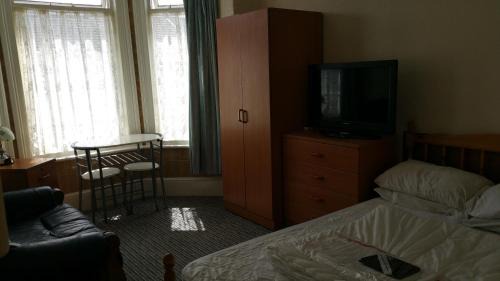 Great Yarmouth Apartment | 2 berth first floor flat Glen Villa 4