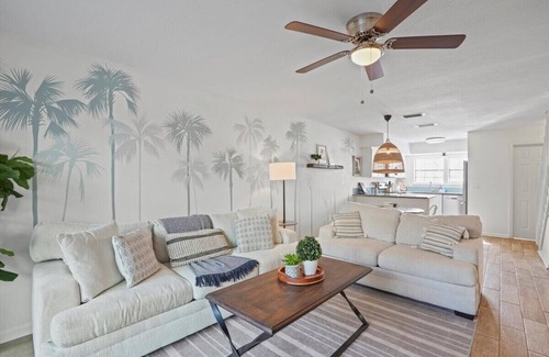 Jacksonville Beach House | 2 Blocks to Ocean: Retreat at Jax Beach Bungalow