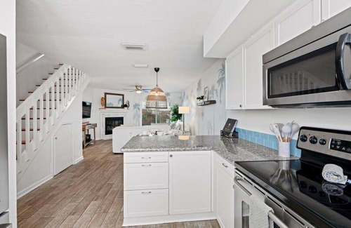 Jacksonville Beach House | 2 Blocks to Ocean: Retreat at Jax Beach Bungalow