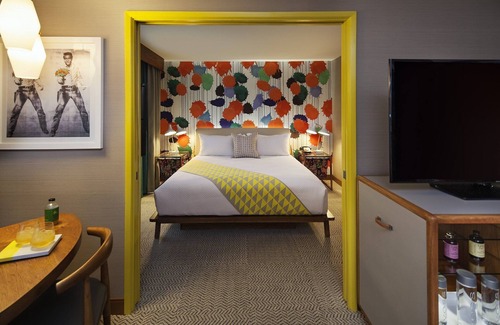 Venice Hotel | 2 Boardwalk King Suite at The Kinney Venice Beach!