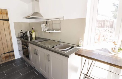 Dyffryn Ardudwy Cottage | 2 BORTHWEN COTTAGES, pet friendly, with open fire in Dyffryn Ardudwy