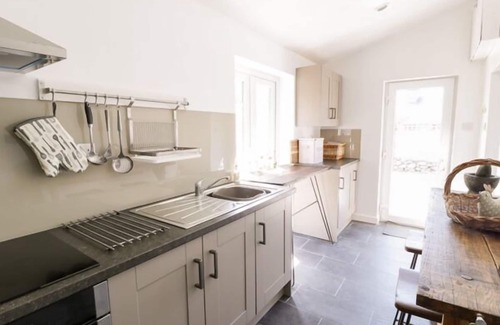 Dyffryn Ardudwy Cottage | 2 BORTHWEN COTTAGES, pet friendly, with open fire in Dyffryn Ardudwy