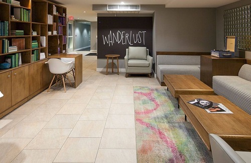 Venice Hotel | 2 Boulevard Mega King Suite at The Kinney Venice Beach!