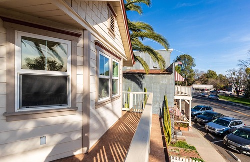 Los Olivos House | 2 Br/1.5 Ba - Craftsman Cottage - Downtown Los Olivos