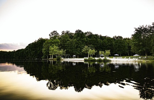 Reeders Cabin | 2 BR 2 Bathroom Hemlock Cabin, private dock, close to the beach!