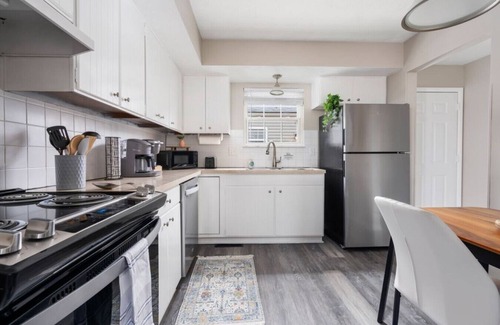Heath Apartment | 2 BR Apartment with Patio
