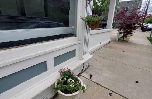 Cincinnati Apartment | 2 BR Apt. Near Hyde Park and Downtown