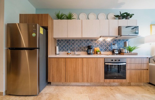 Tohoku Condo | 2 BR Condo At Ipana Condos - Pool - Gym - Business Center - Indigo