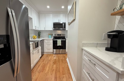 Charlotte Park Condo | 2-BR Condo in Nashville w/Riverview! Newly Remodeled. 15 Minutes to Downtown!