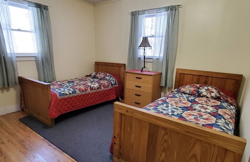 Remsen Cottage | 2 BR COTTAGE ON 25 ACRE LAKEFRONT ESTATE