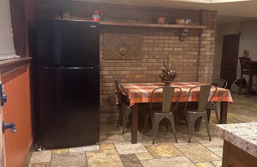 Cottonwood Heights Apartment | 2 BR Cozy Retreat. Close to freeway and mountains.
