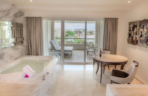 Puerto Morelos Resort | 2-BR Family Suite @ Grand Moon Palace w/ Diamond All Inclusive!