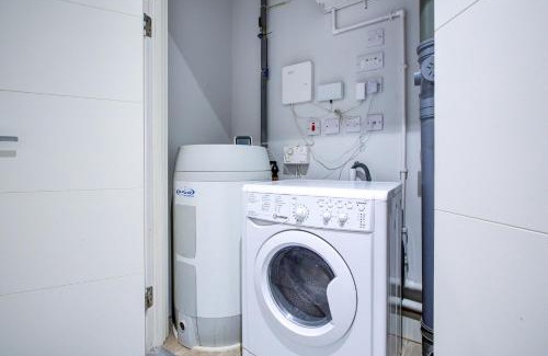 Harlington Apartment | 2 BR Flat 6 Mins From Heathrow Airport Flat 41