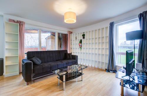 North Kensington Apartment | 2 BR Flat Near Westfield, Hospital, Stadium & Uni