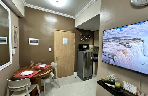 Paranaque Condo | 2 BR Fully Furnished Condo in Parañaque with Pool and Parking - Bloom Unit 1135