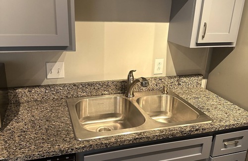 Hillwood House | 2 BR Loft 10 min from downtown
