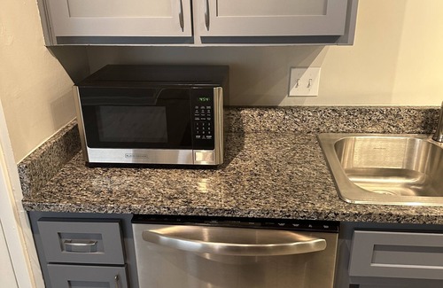 Hillwood House | 2 BR Loft 10 min from downtown