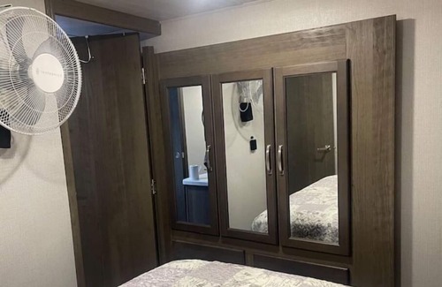 Gravois Mills House | 2 BR +Loft Glamping at the Lake