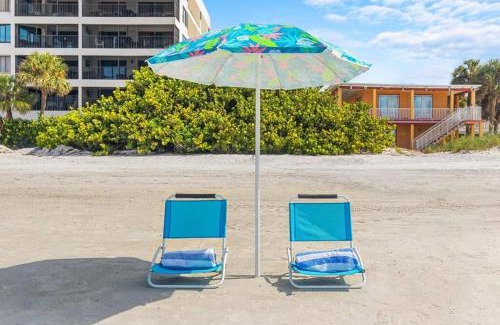 Madeira Beach Apartment | 2 BR, Remodeled Pet Friendly Condo, 1 Block to Beach Access, Walkable to Restaurants! Fall Promo for Mondays & Thursdays!