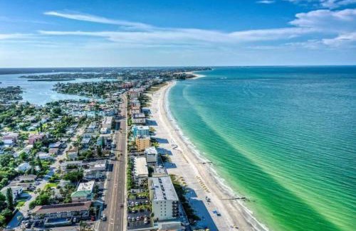 Madeira Beach Apartment | 2 BR, Remodeled Pet Friendly Condo, 1 Block to Beach Access, Walkable to Restaurants! Fall Promo for Mondays & Thursdays!
