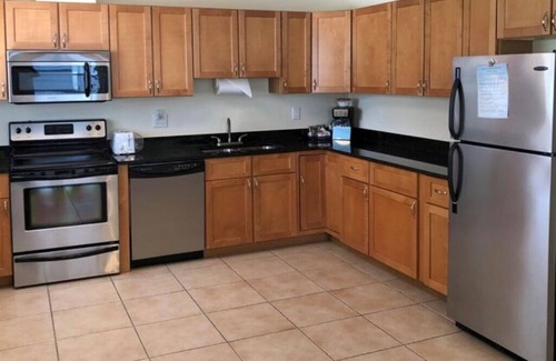 Laurel Villa | 2 BR VILLA SUITE w/queen bed