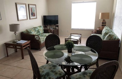 Laurel Villa | 2 BR VILLA SUITE w/queen bed