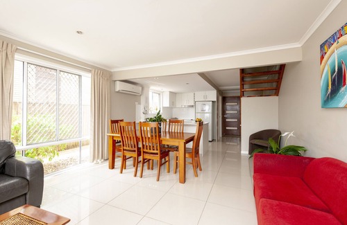 Mooloolaba Apartment | 2 BR Waterfront Villa 3 save on 7night or more bookings