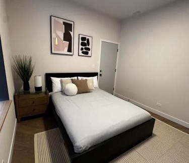 West Town House | 2 BR with Soaking Tub and Onsite Parking