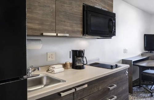 Medford House | 2 Budget-Friendly Rooms Near Airport & Rogue Valley Family Fun Center