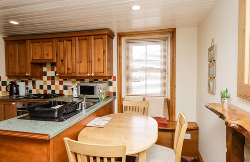 Kirkcudbright Cottage | 2 BURNSIDE PLACE, pet friendly in Kirkcudbright