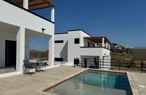 Cerritos House | 2 Casas and Pool- Walk to Beach, Great for Groups