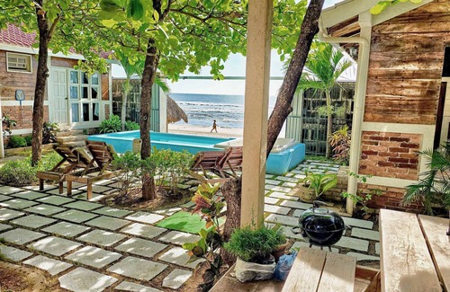 Pochomil Apartment | 2 Casitas for 8 Guests on Beach Front w Pool AC
