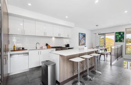 North Perth House | 2 Chic Stylish Modern Family On Charles
