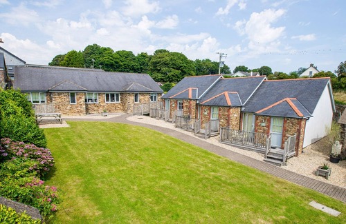 Bugford House | 2 COACHMAN'S COTTAGE, HILLFIELD, family friendly in Dartmouth
