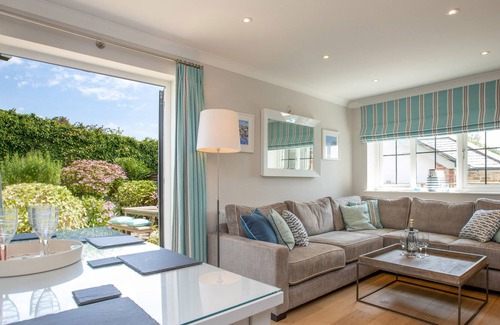 Bugford House | 2 COACHMAN'S COTTAGE, HILLFIELD, family friendly in Dartmouth