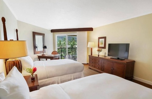 Hanamaulu Hotel | 2 Comfortable Rooms w/Garden View! Close to Lydgate State Beach Park! Pool!