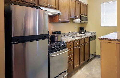 Shea Business Park Hotel | 2 Comfortable Units, For Family Adventure in Scottsdale, Kitchen, Pool!
