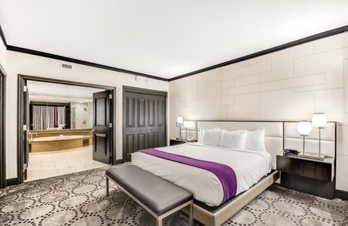 Atlantic City Hotel | 2 Connecting Suites at a 4⭐️ Hotel