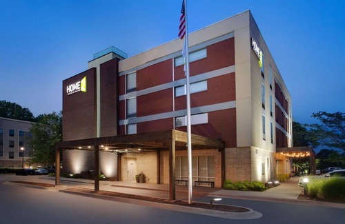 Executive Park Apartment | 2 Connecting Suites at a Hotel