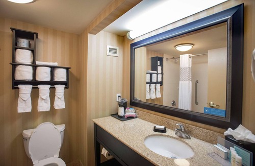 Northeast Pensacola Hotel | 2 Connecting Suites at a Hotel