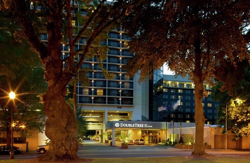 Lloyd District House | 2 Connecting Suites at a 4⭐️ Hotel