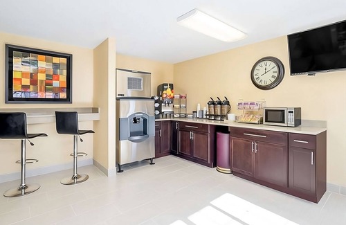 Lookout Valley Neighborhood Association Hotel | 2 Convenient Units! Free Parking, Pets Allowed! Near Raccoon Mountains Caverns