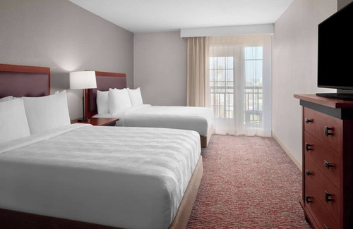 Downtown Hotel | 2 Cozy Suites Ideal for Groups doing business or visits - Balcony, Full Kitchen