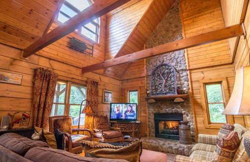 Boone House | 2 Cubs Cabin