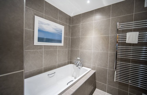 Alexandria Cabin | 2 days in London & Xmas week at Scotland’s Cameron House (Dec 20-29)