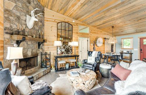 Murphy House | 2 Decks, Grill, Hot Tub Mountain Cabin in Murphy