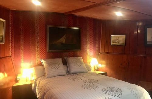 Sete Boat Rental | 2 double cabins and 1 triple cabin on 35m mainsail
