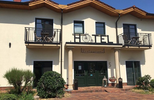 Karlshagen House | 2 double rooms with balcony - Usedom Bike - Hotel Max & Anna