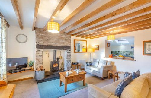 Penrhyndeudraeth House | 2 Efail Wen